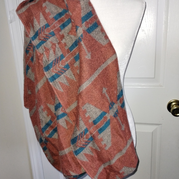 Scarf - Picture 7 of 10